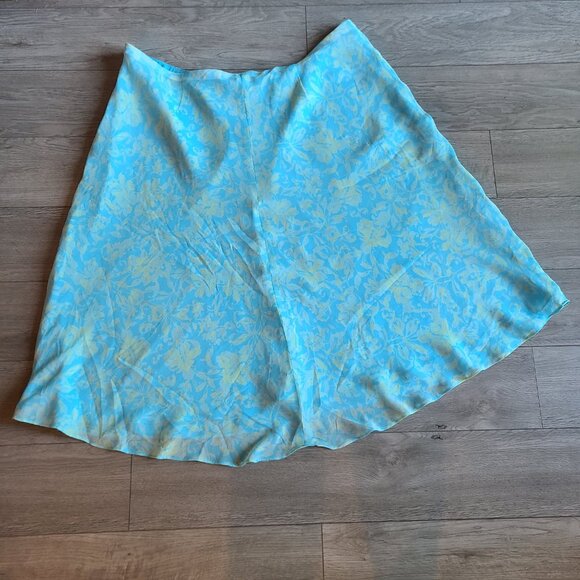 Blue Floral Skirt Size 22W - Picture 3 of 3